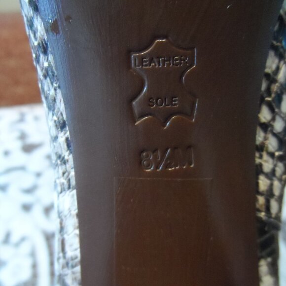 Tory Burch Python Print Ankle Heeled Boots Size 8.5M - Picture 16 of 16